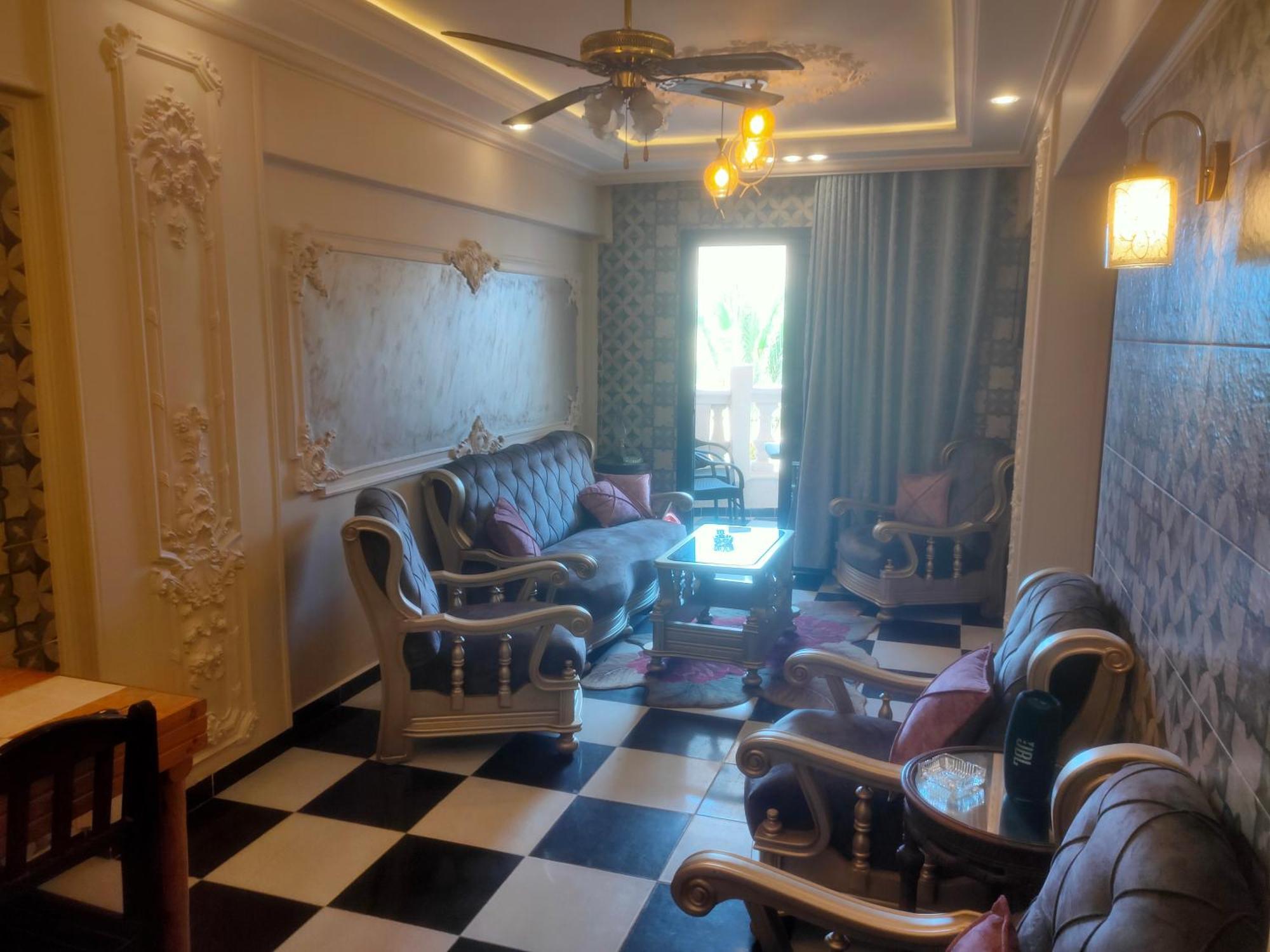 شقه فندقيه علي البحر Next To The Sea Alexandria