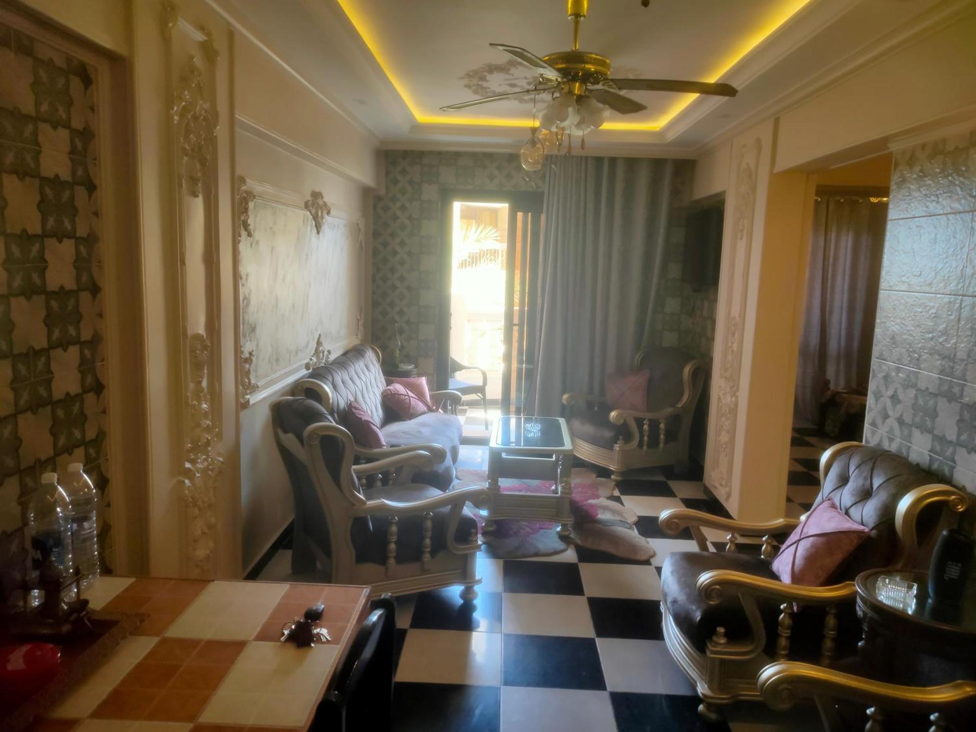شقه فندقيه علي البحر Next To The Sea * Alexandria